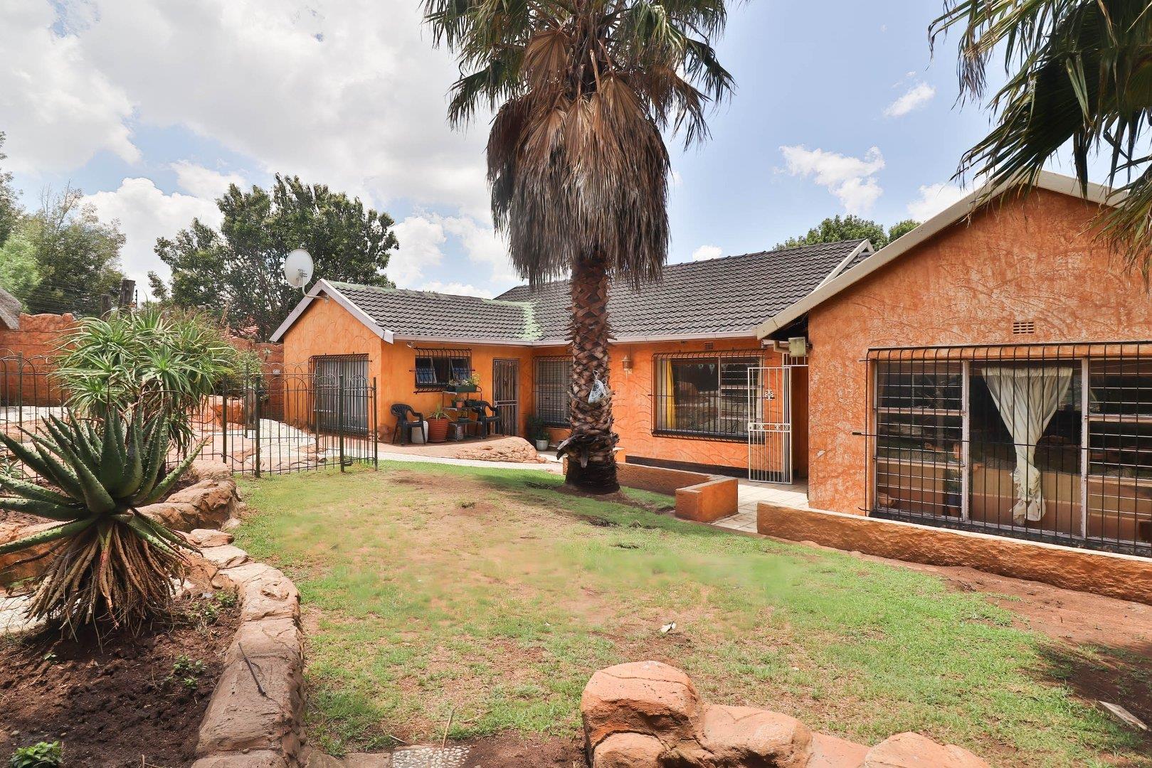 Glenanda Property Houses for sale in Glenanda