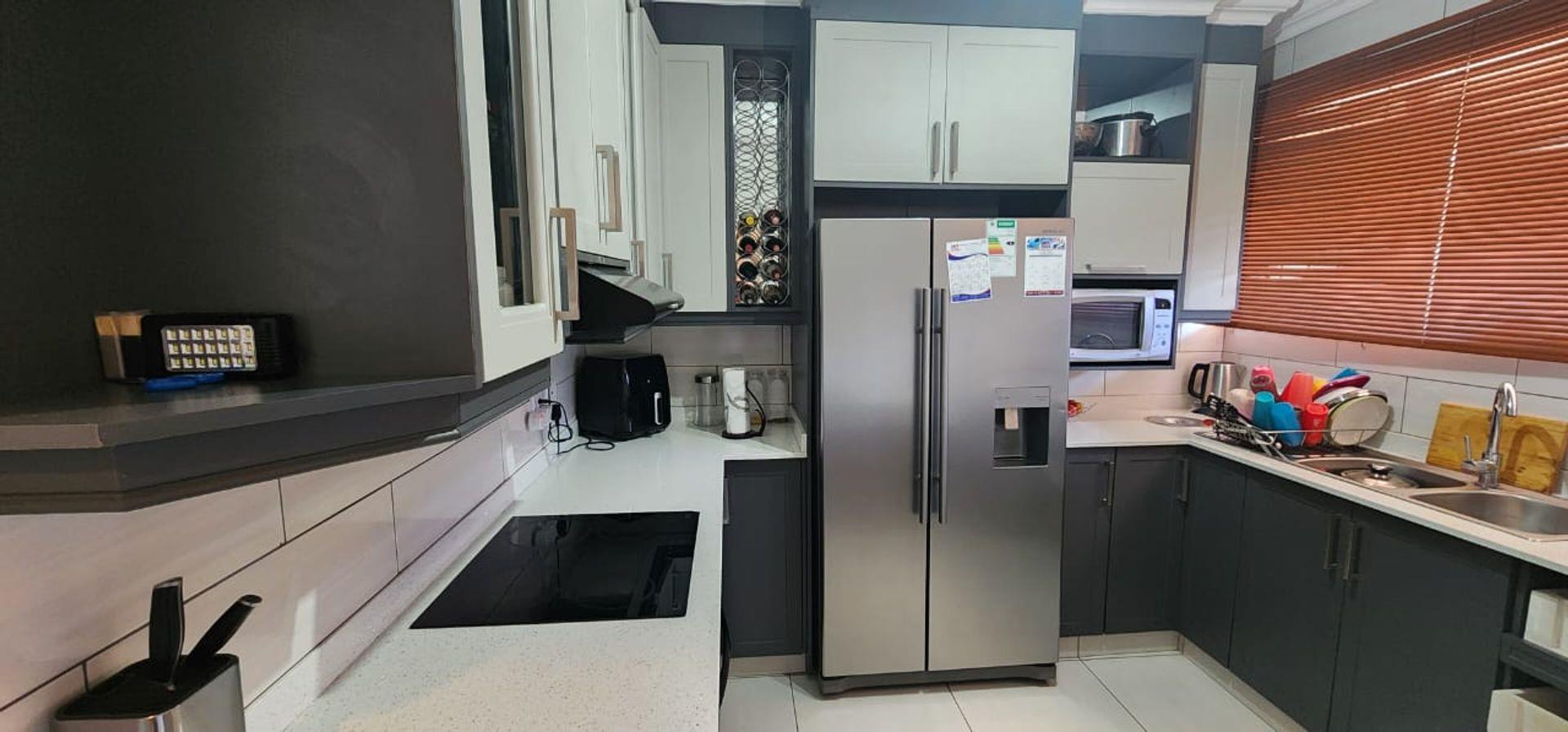 3 Bedroom Apartment / flat for sale in Fairview P24113779354