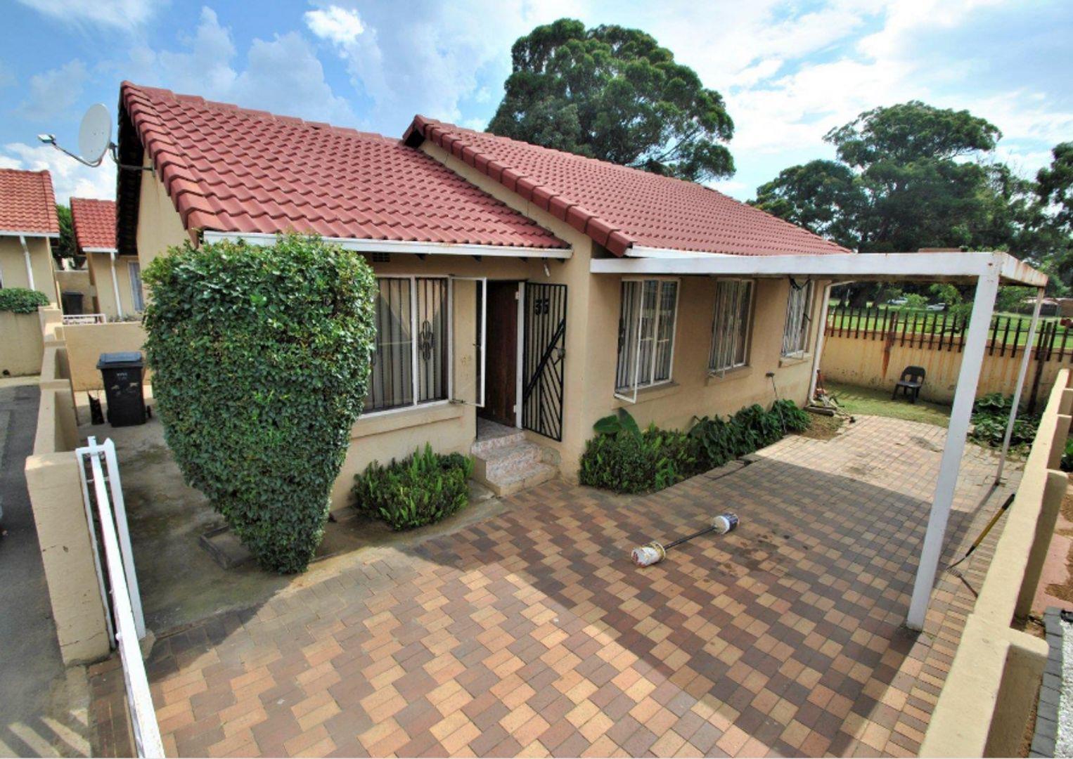 3 Bedroom Townhouse for sale in Ormonde P24113779638