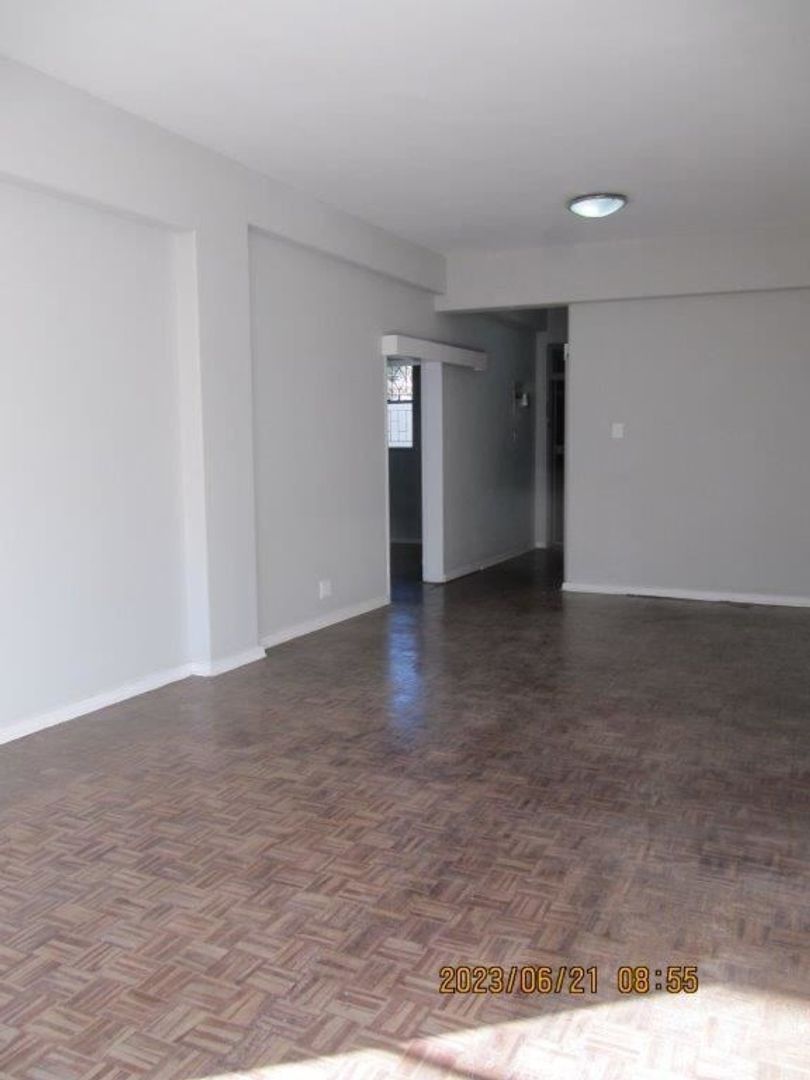 2 Bedroom Apartment / flat to rent in Robertsham P24113584539