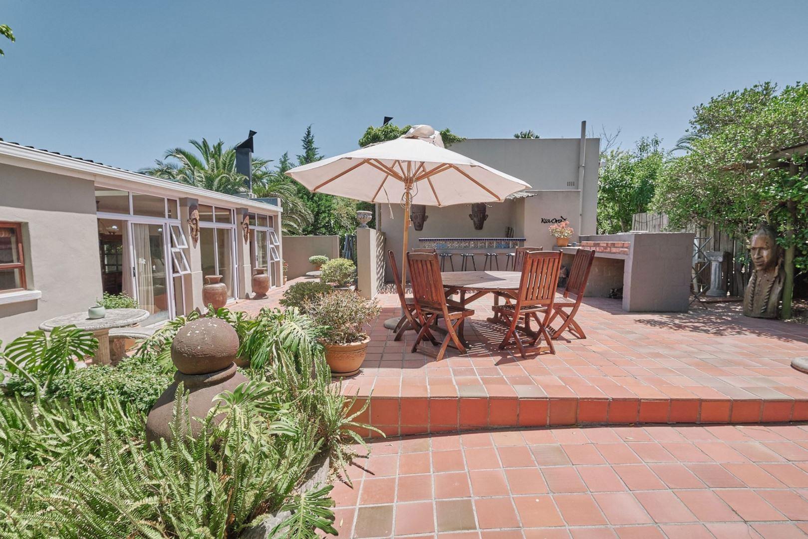 Durbanville Central Property Houses for sale in Durbanville Central