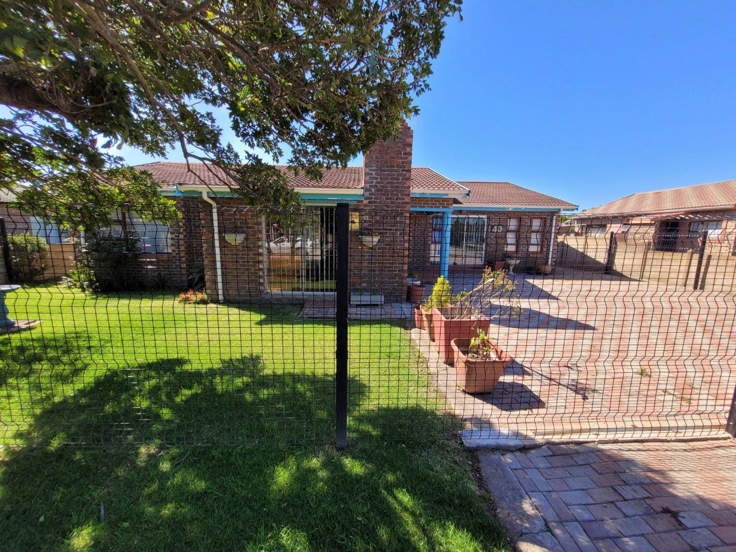 5 Bedroom House for sale in Paradise Beach P24113783424