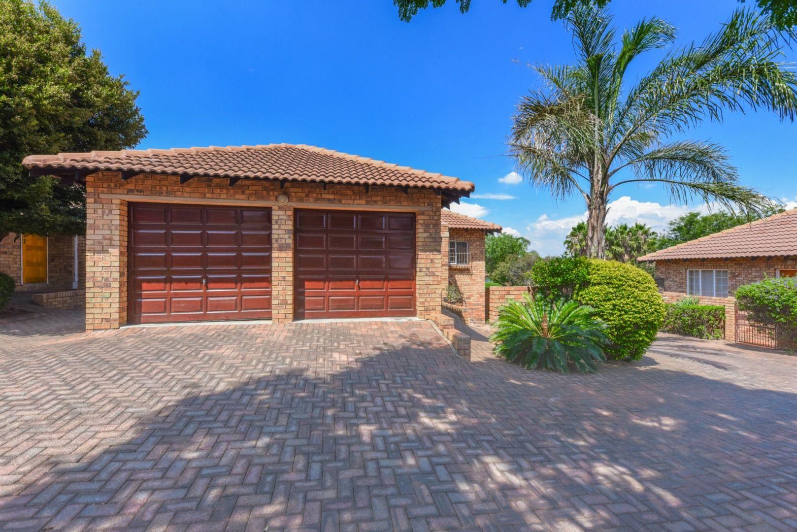 Willowbrook Property Townhouses for sale in Willowbrook Property24