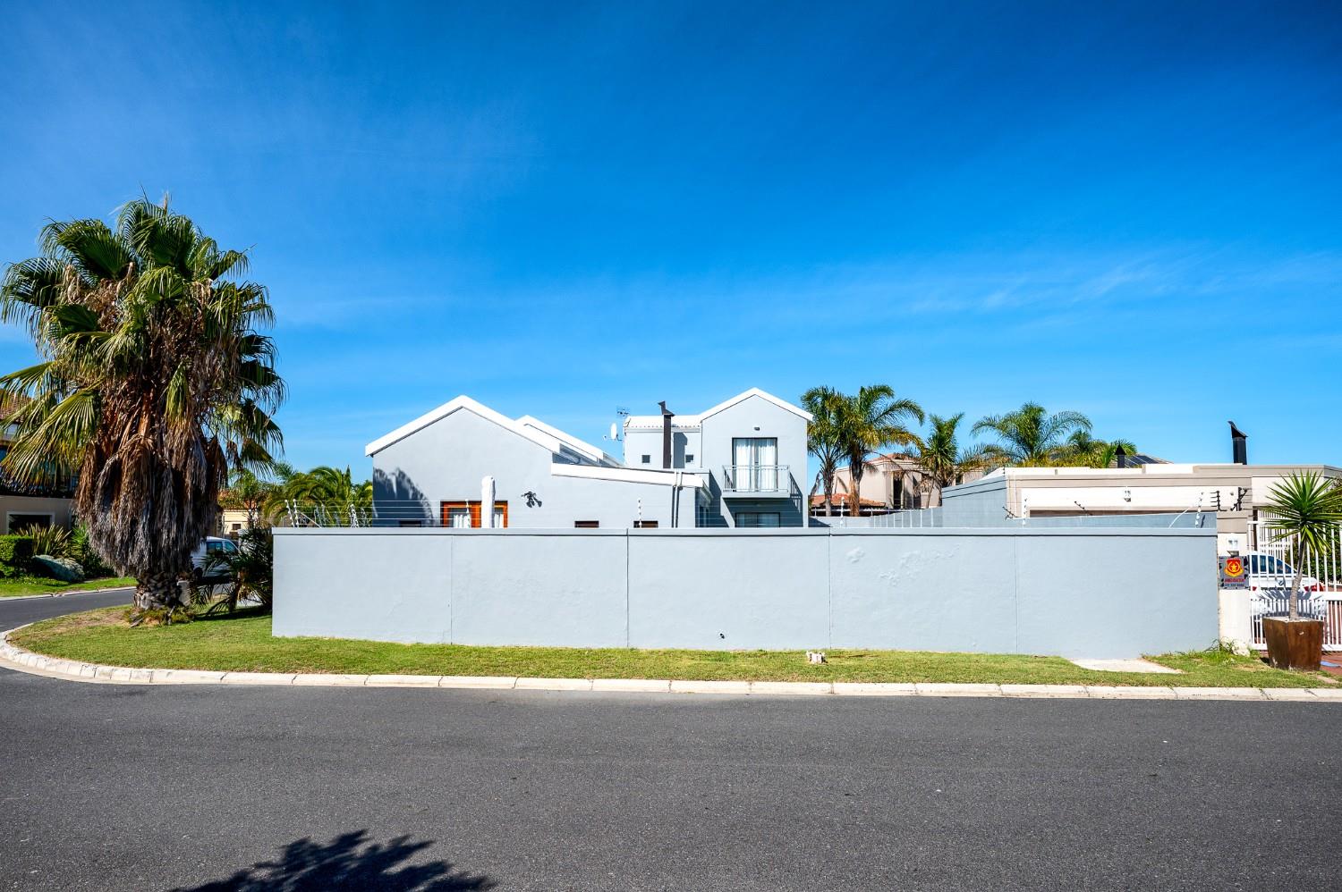 4 Bedroom House for sale in Parklands P24112529905