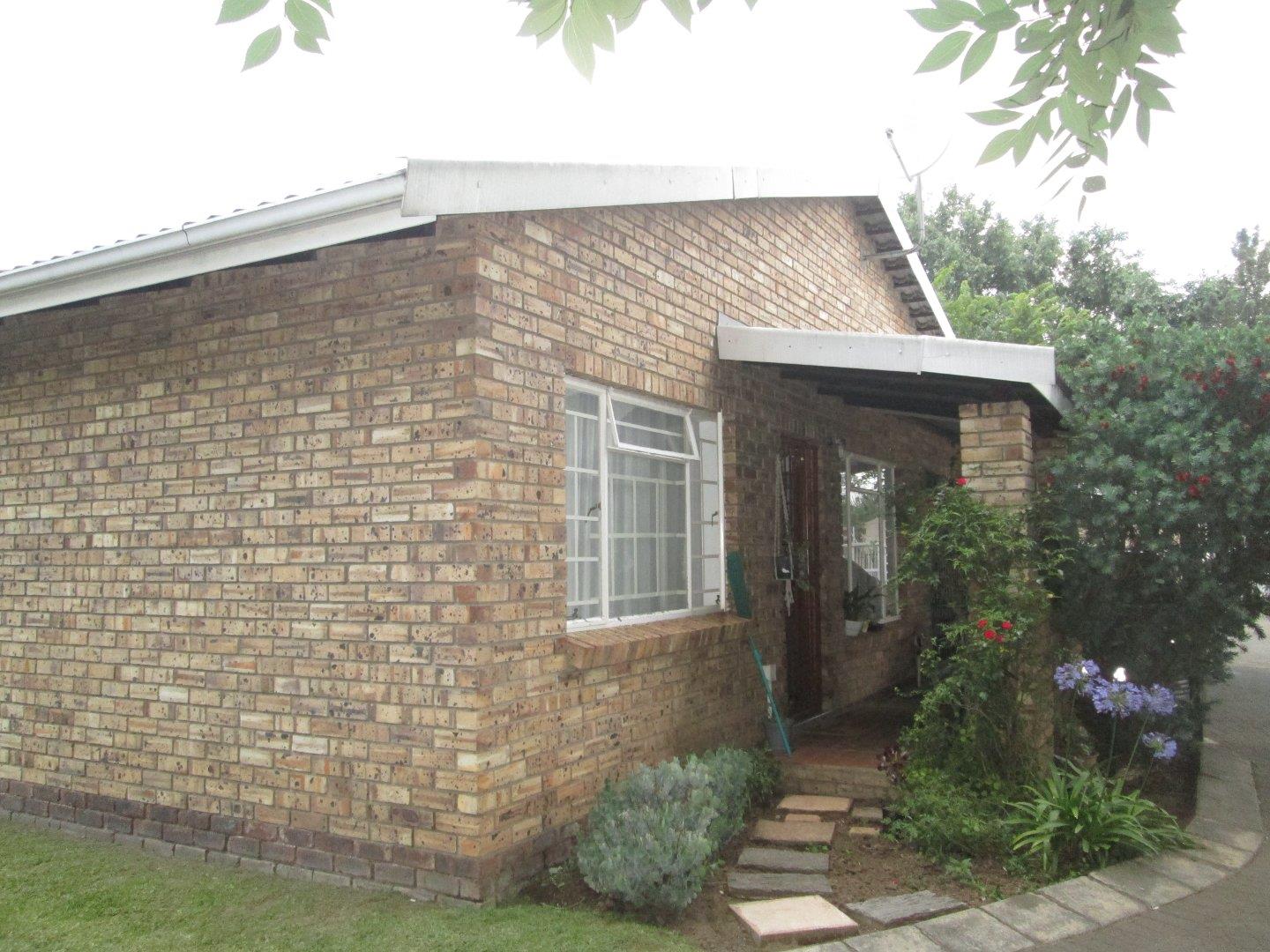 2 Bedroom Townhouse for sale in Newcastle Central Unit 8 Le Petit 8