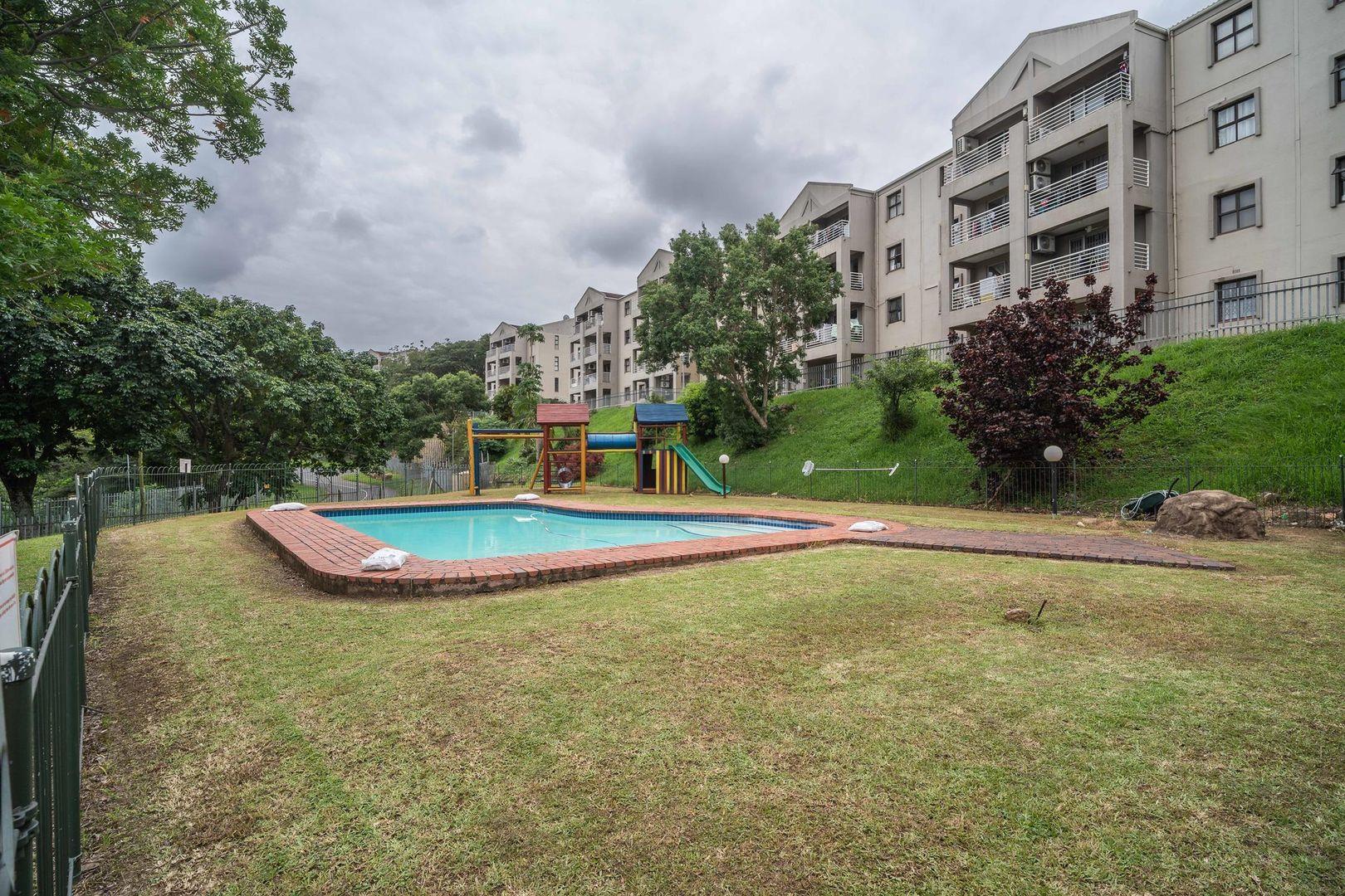 2 Bedroom Apartment / flat for sale in Sherwood P24112028757