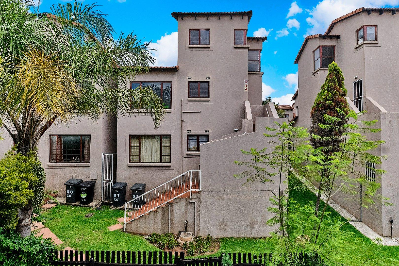 2 Bedroom Townhouse for sale in Northwold P24113784936