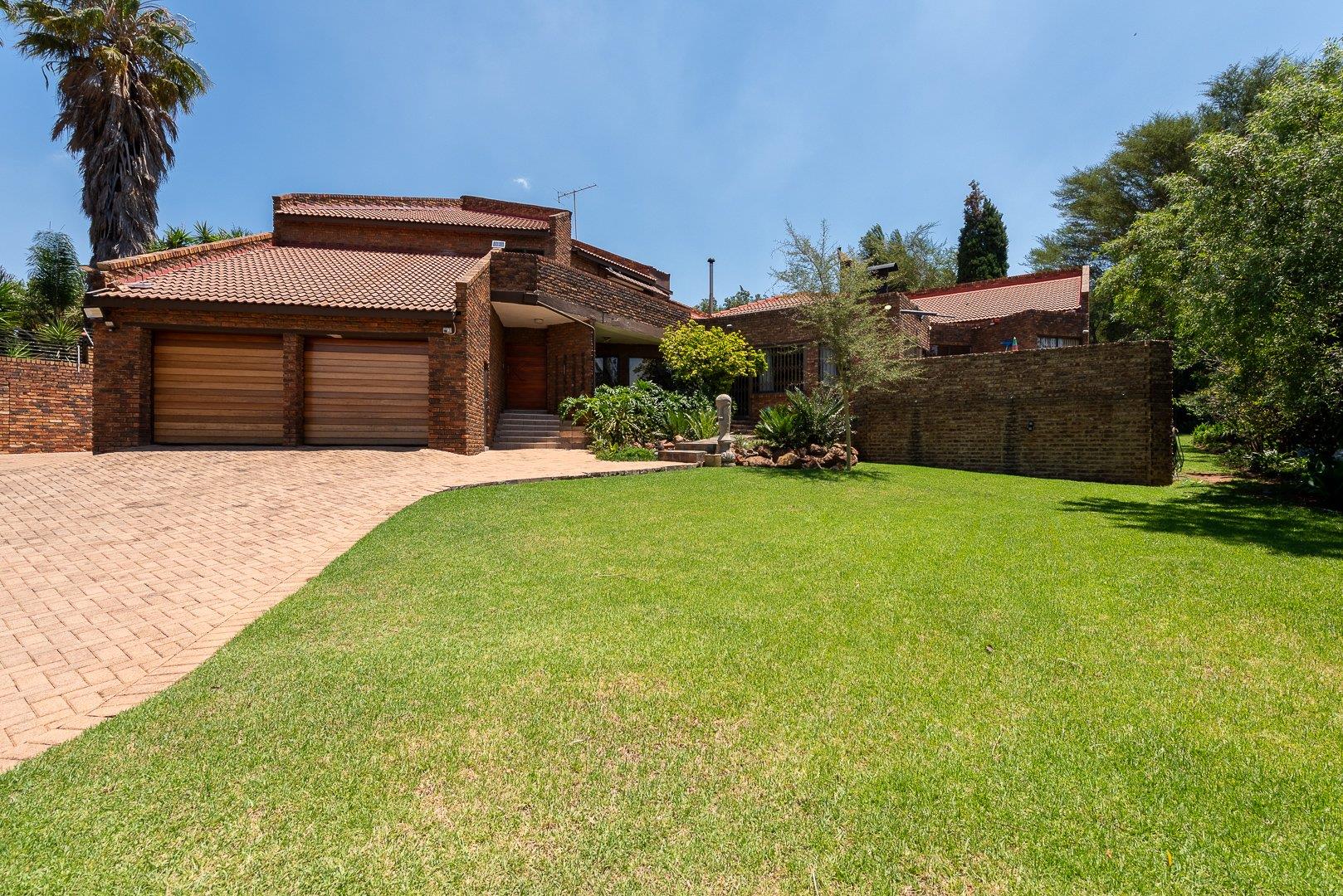 4 Bedroom House for sale in Meyersdal P24113931929