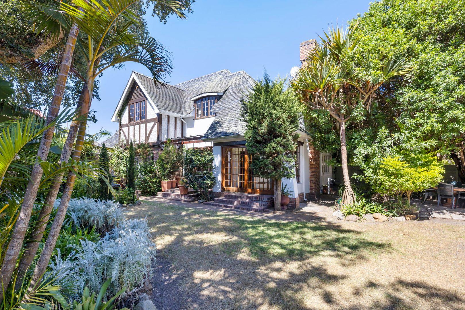 8 Bedroom House for sale in Rondebosch 5 Malcolm Road P24113785779