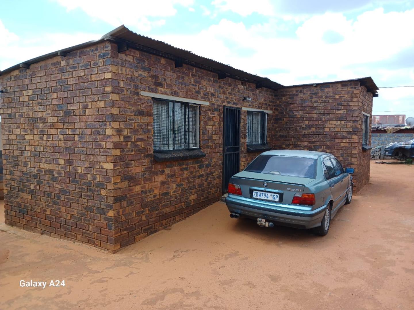 2 Bedroom House for sale in Ratanda P24113786179