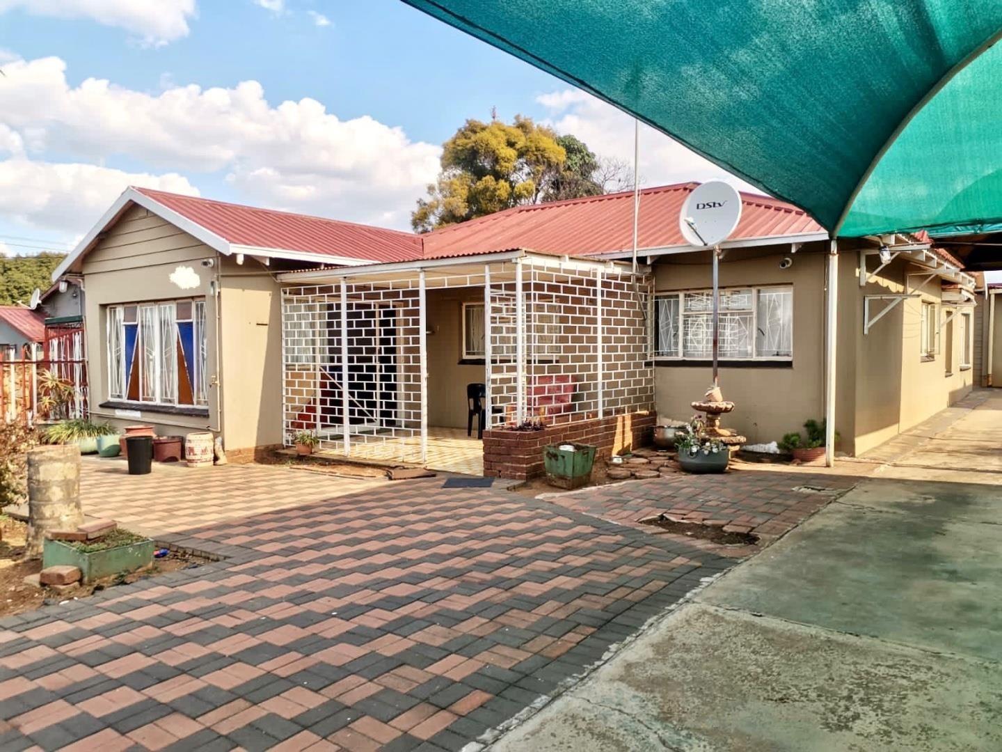 4 Bedroom House for sale in Danville P24112926758