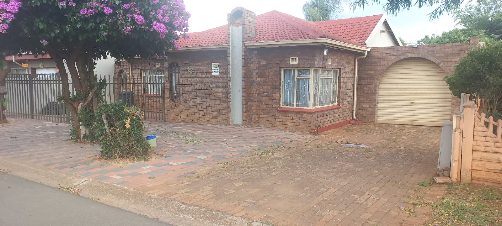 3 Bedroom House for sale in Lenasia Ext 5 58 Granaat Street P24