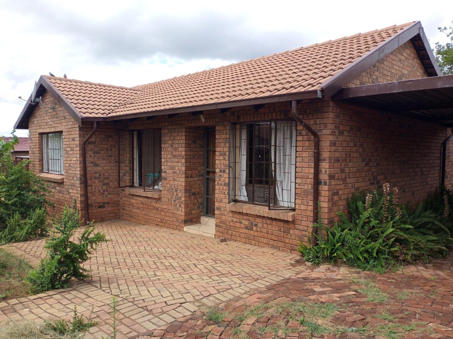 6 Bedroom House for sale in Philip Nel Park P24113791024