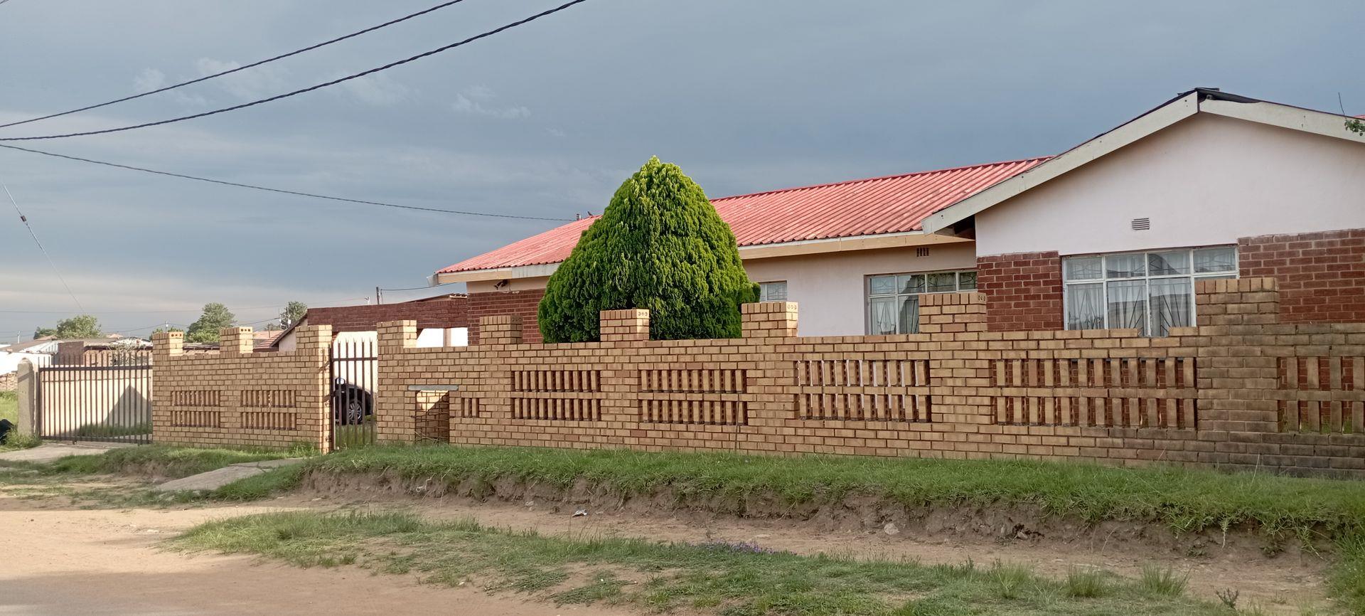 3 Bedroom House for sale in Osizweni P24113791785