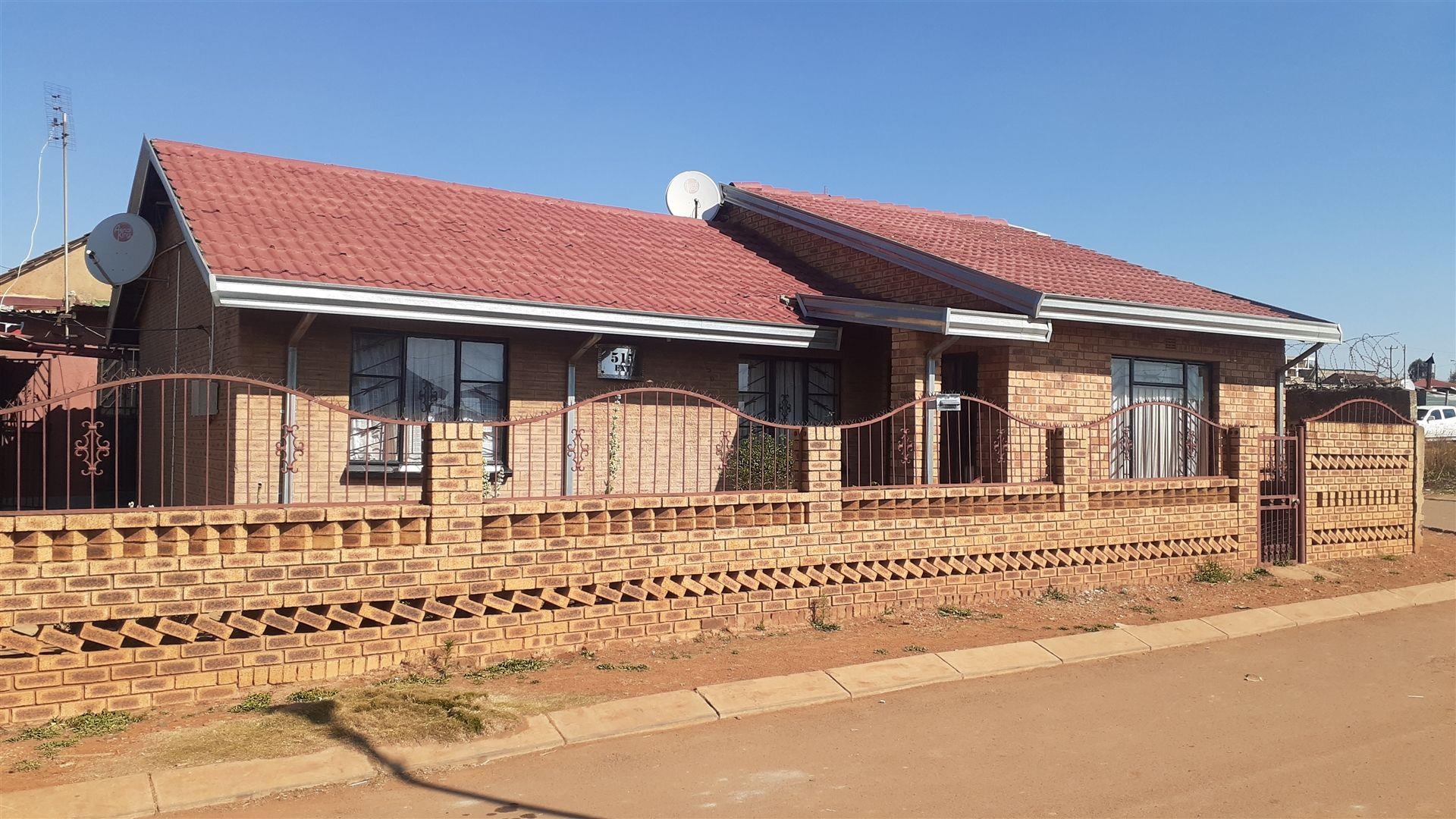 3 Bedroom House for sale in Orange Farm P24112828568