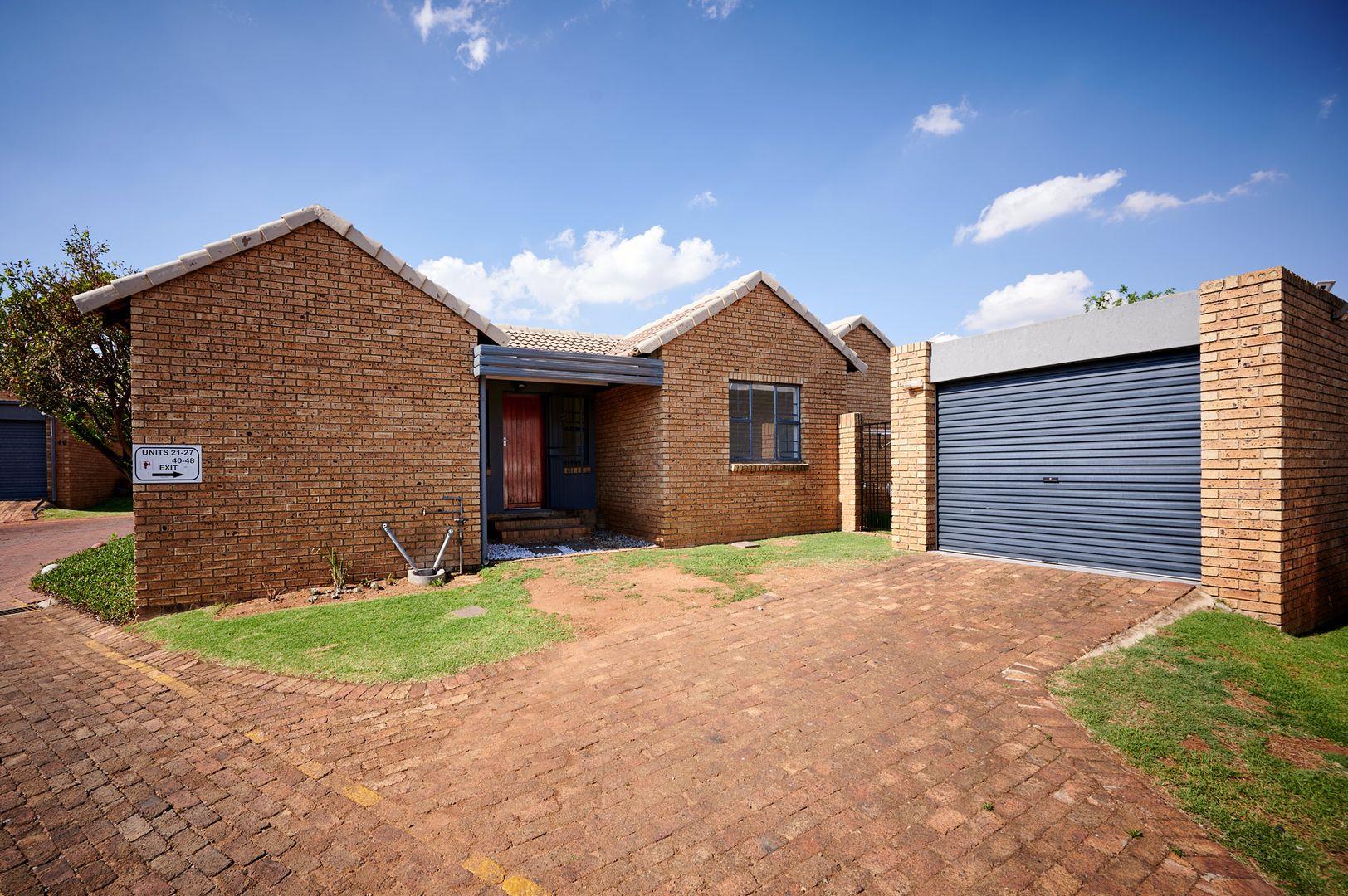 2 Bedroom Townhouse for sale in Halfway Gardens 19 Lucca, 00 Smuts