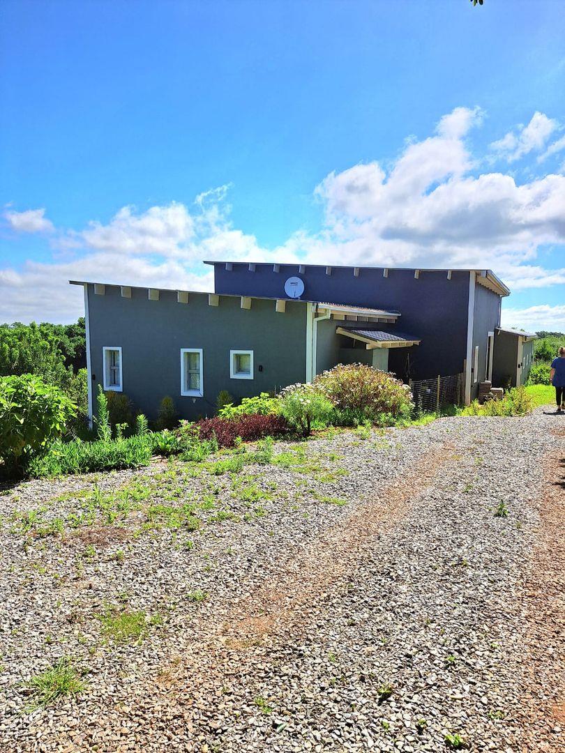 4 Bedroom House for sale in Bathurst P24113793377