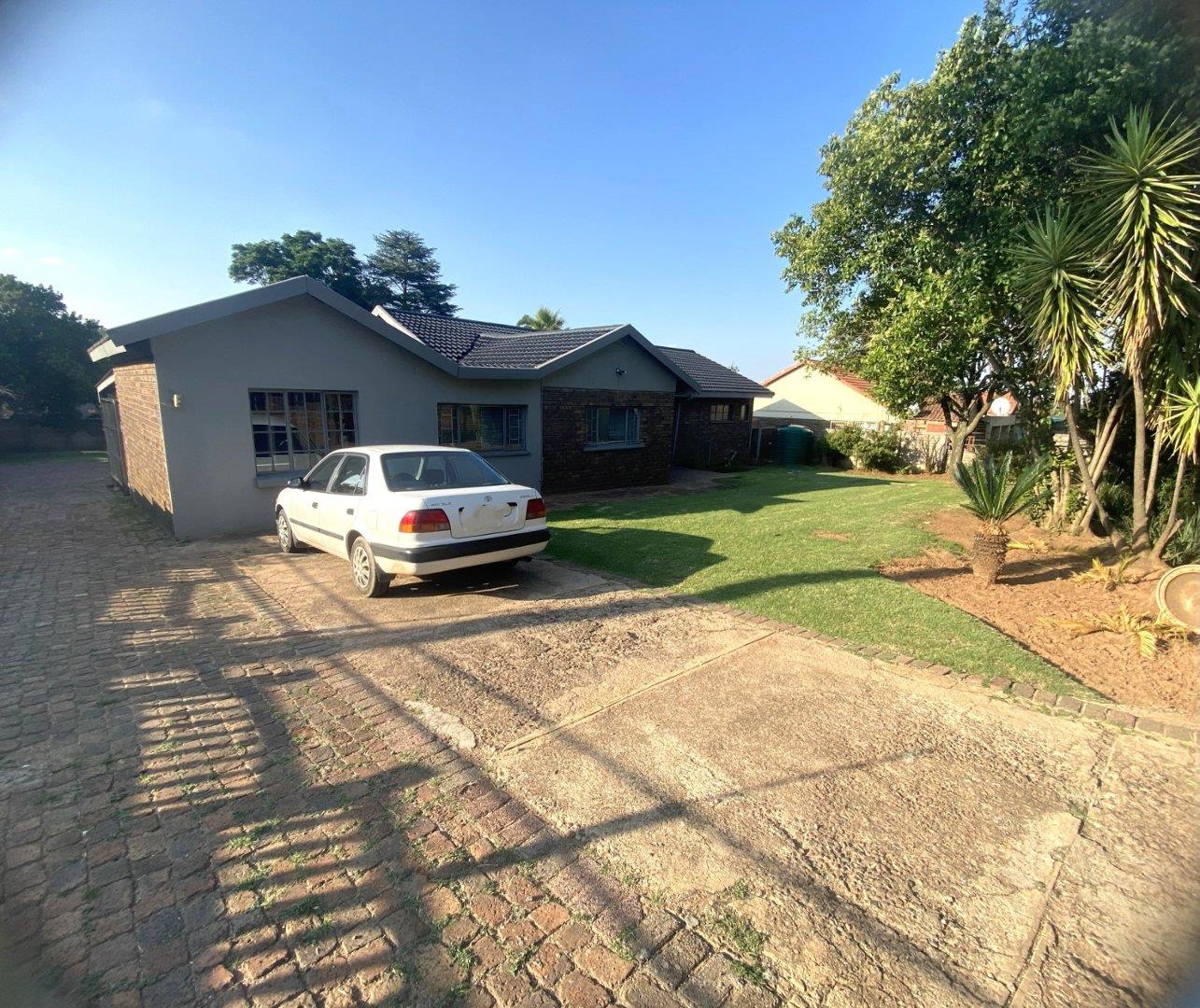 4 Bedroom House for sale in Die Heuwel Ext 1 P24113793407