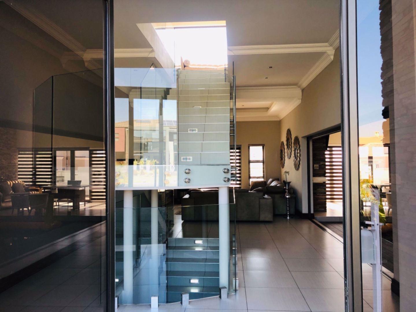 5 Bedroom House to rent in Blue Valley Golf Estate P24113794485