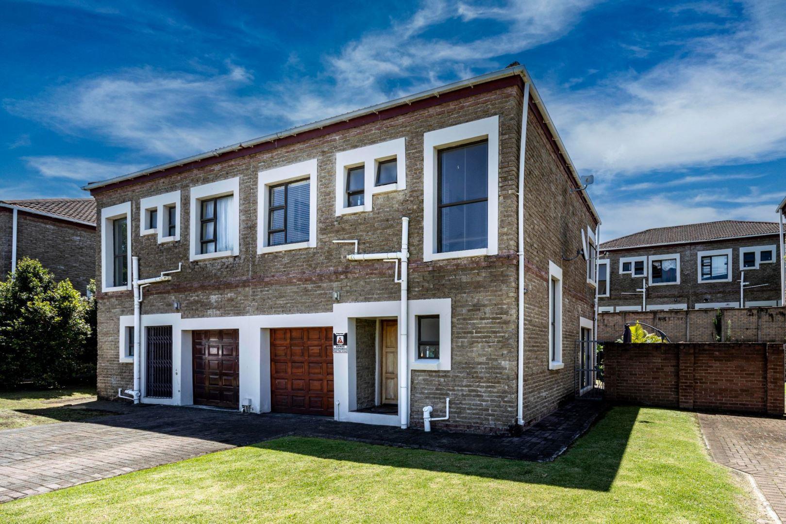 3 Bedroom Townhouse for sale in Abbotsford P24113795056