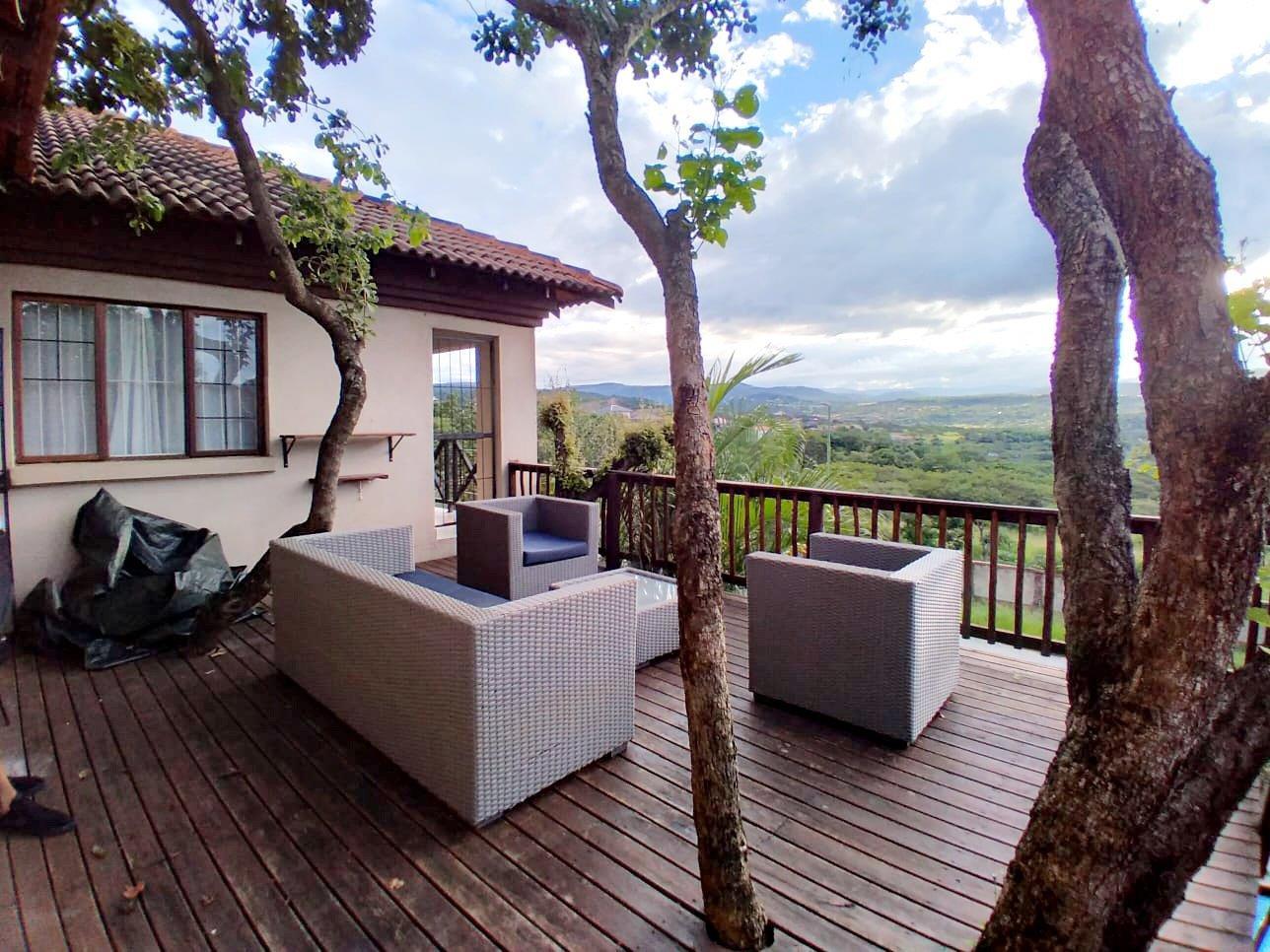 3 Bedroom House for sale in Stonehenge P24109703734