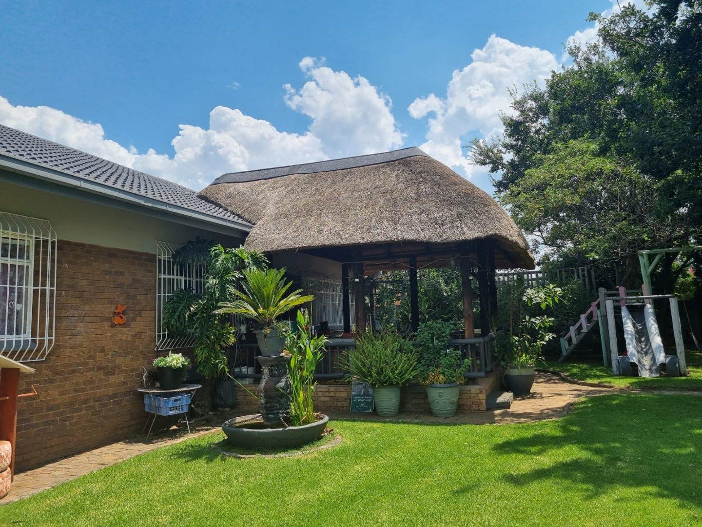 4 Bedroom House for sale in Komati P24113798800