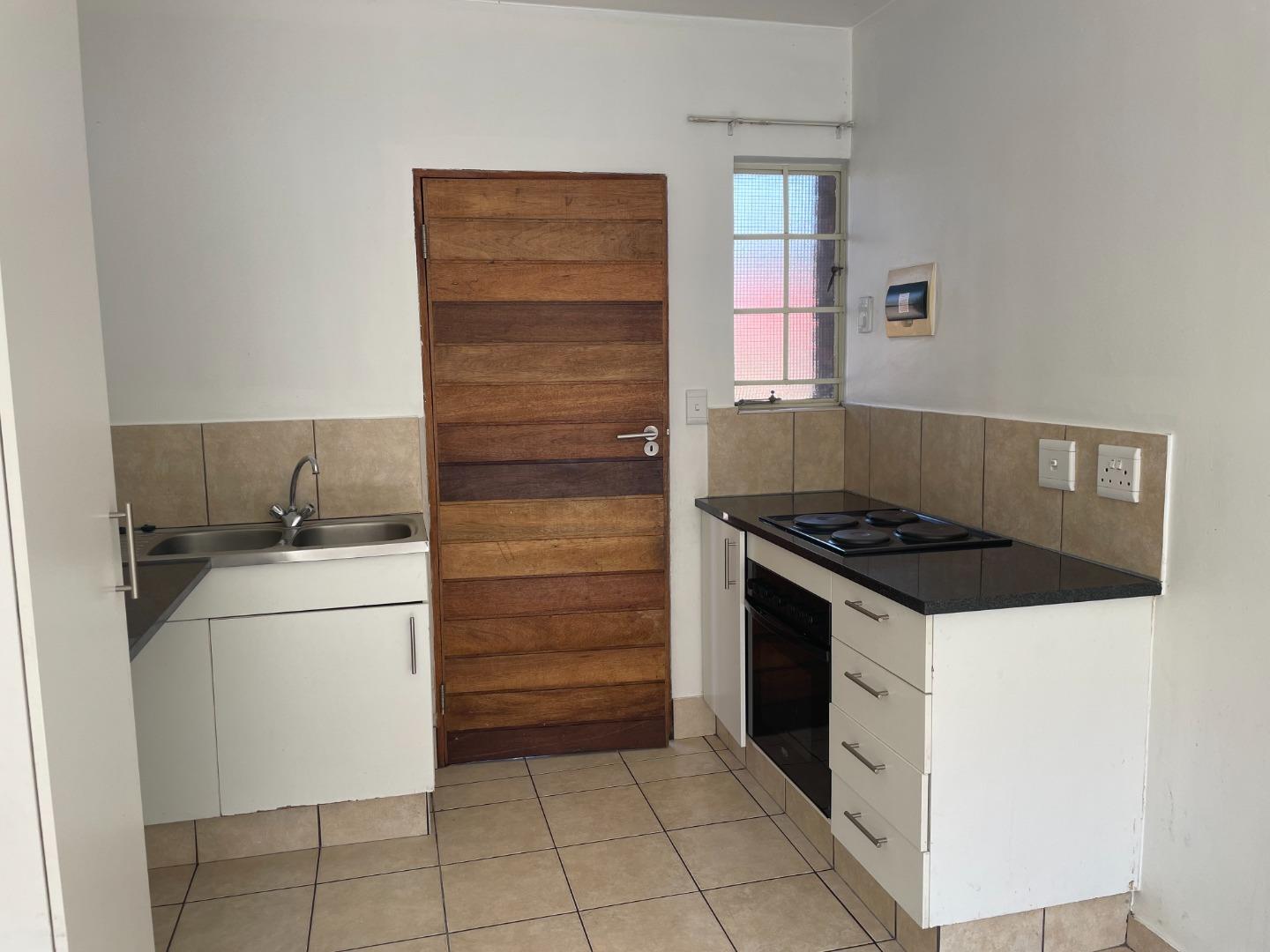 2 Bedroom Apartment / flat for sale in Edenvale Central P24113799283