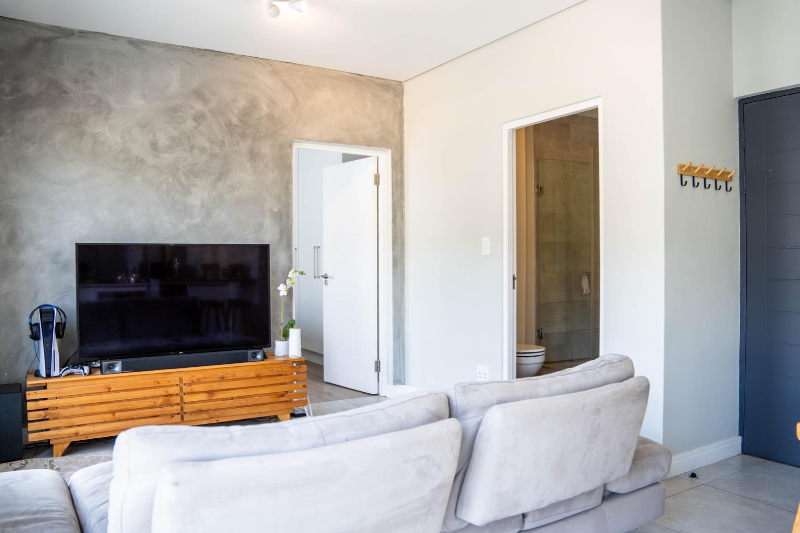 1 Bedroom Apartment / flat for sale in Eye Of Africa Estate 8