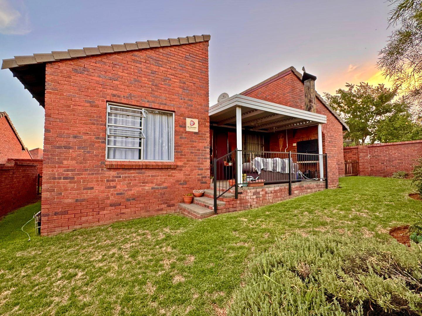 Pentagon Park Property Townhouses for sale in Pentagon Park