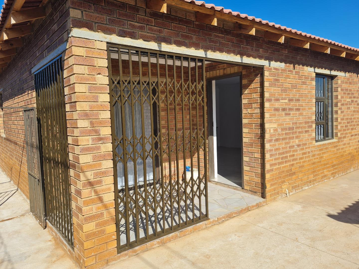3 Bedroom House for sale in Lenasia Ext 13 P24113803681