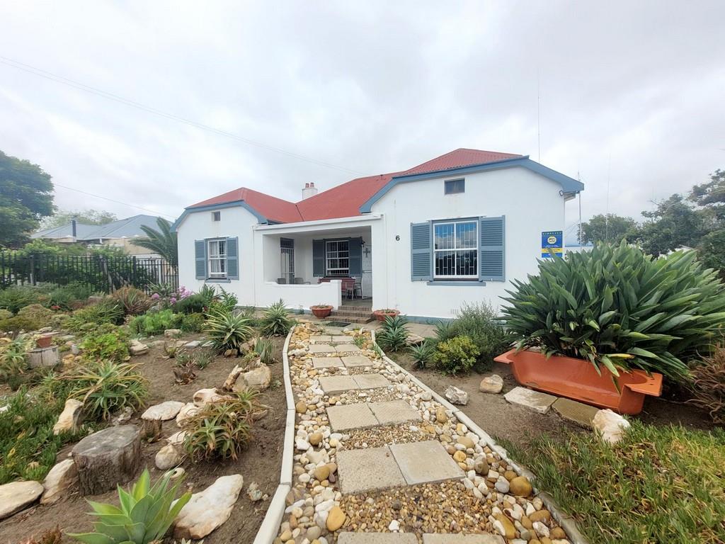 4 Bedroom House for sale in Langerug 6 De Villiers Street P24113803733