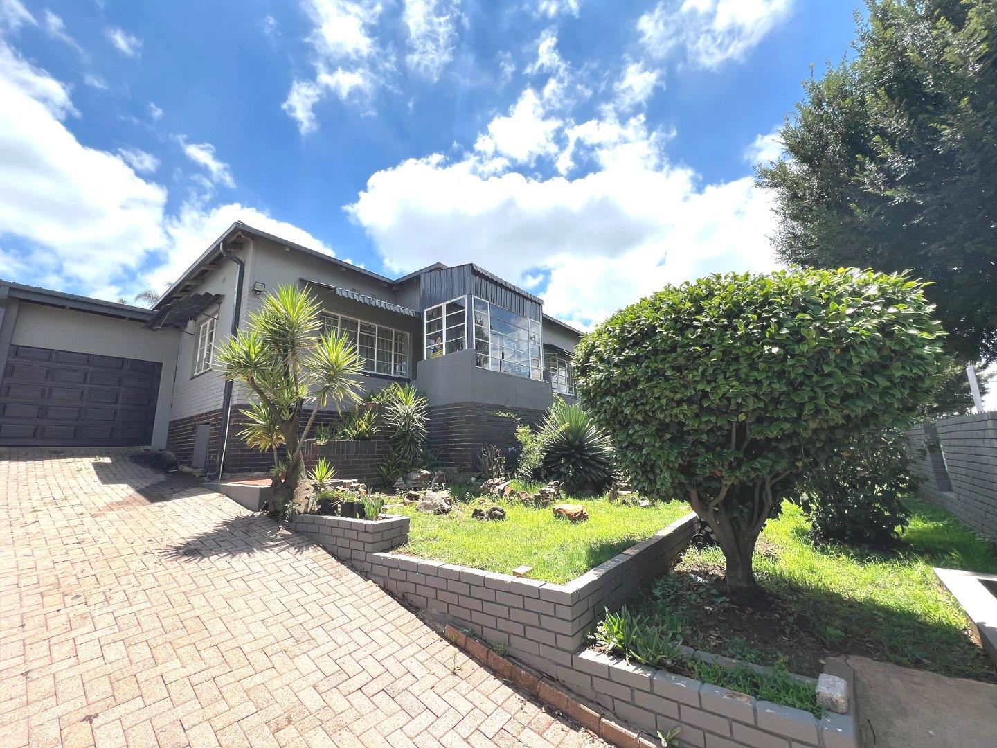 Mayfair West Property Property and houses for sale in Mayfair West