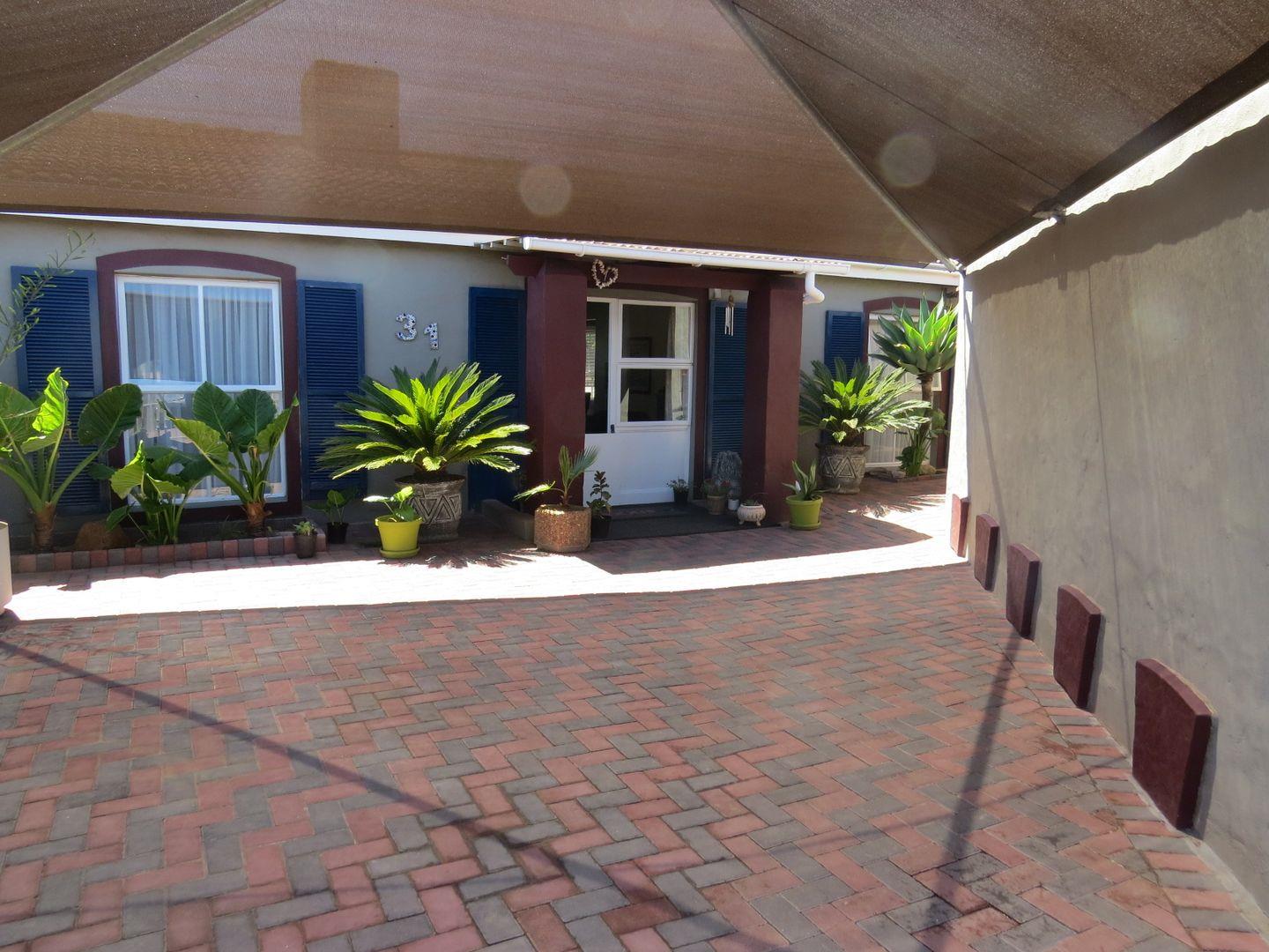 3 Bedroom House for sale in Bluewater Bay 31 Bordeaux Crescent P24