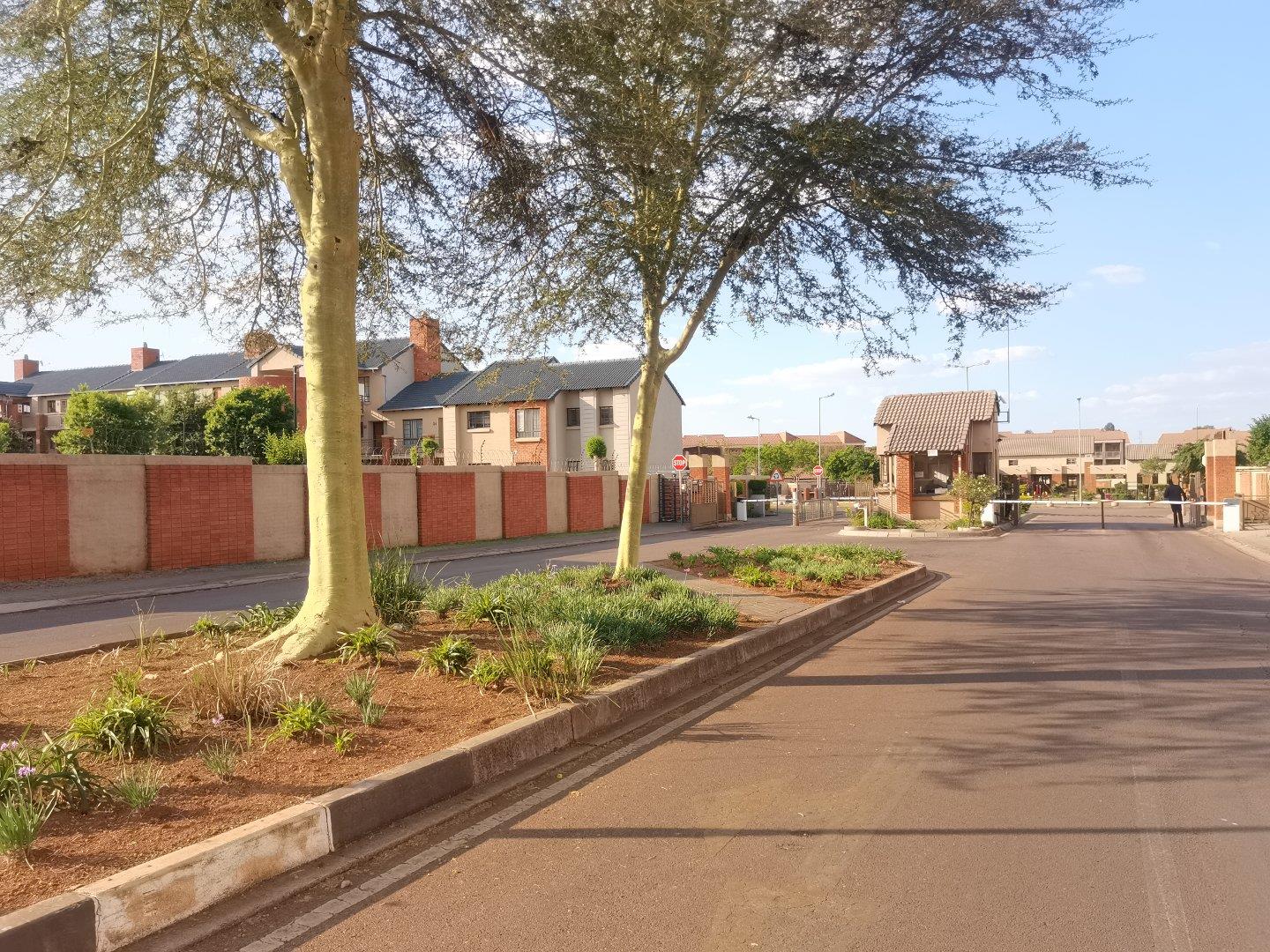 Pretoria North West Property Townhouse to rent in Pretoria North West
