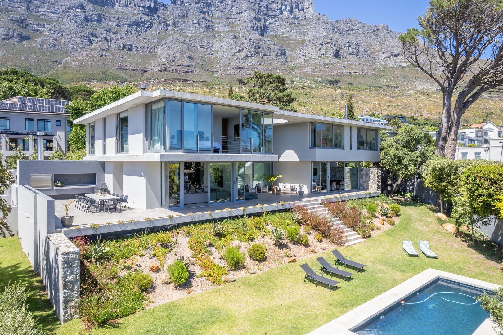 4 Bedroom House for sale in Oranjezicht P24113807809