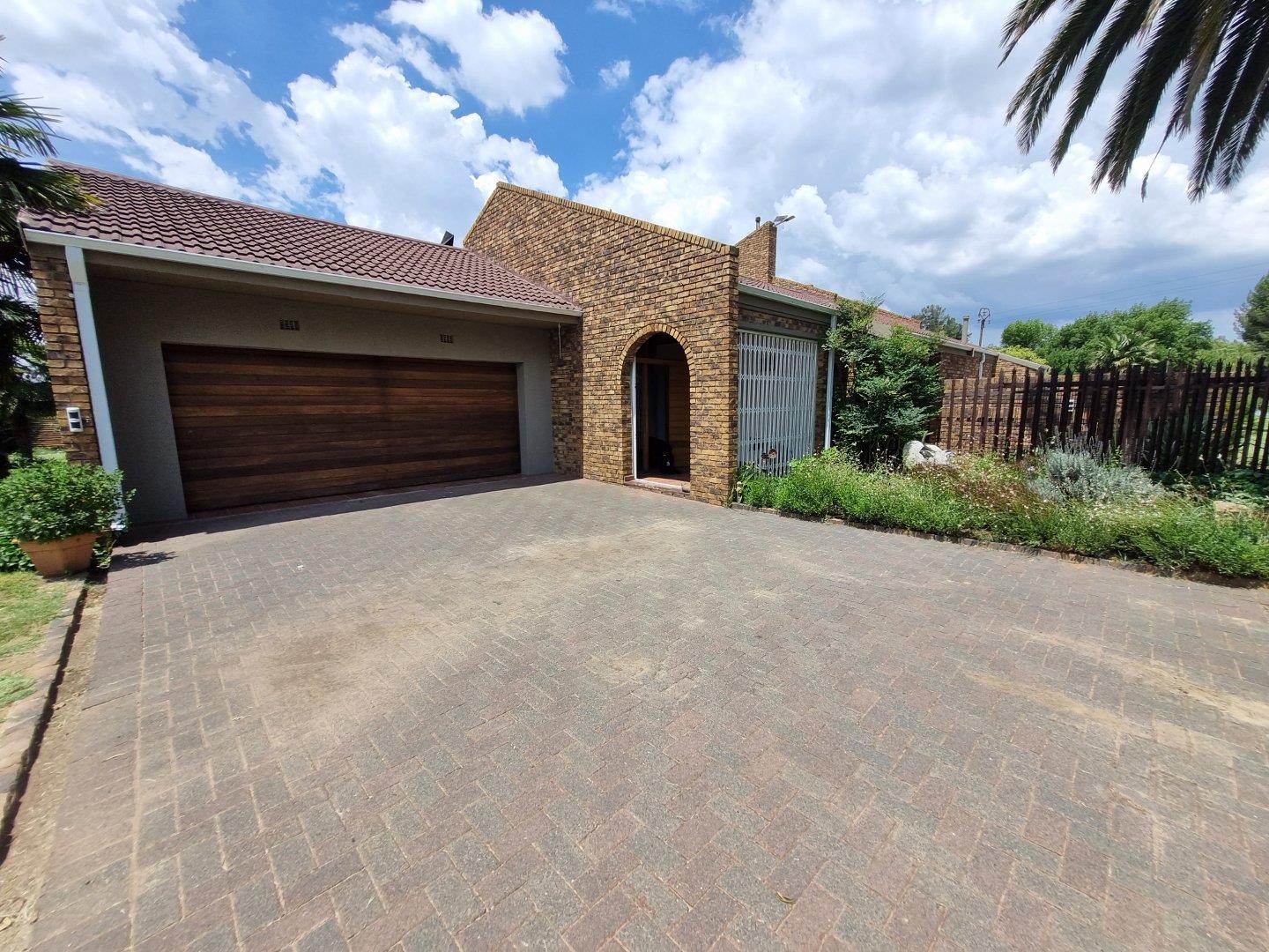 Marlbank Property Property and houses for sale in Marlbank