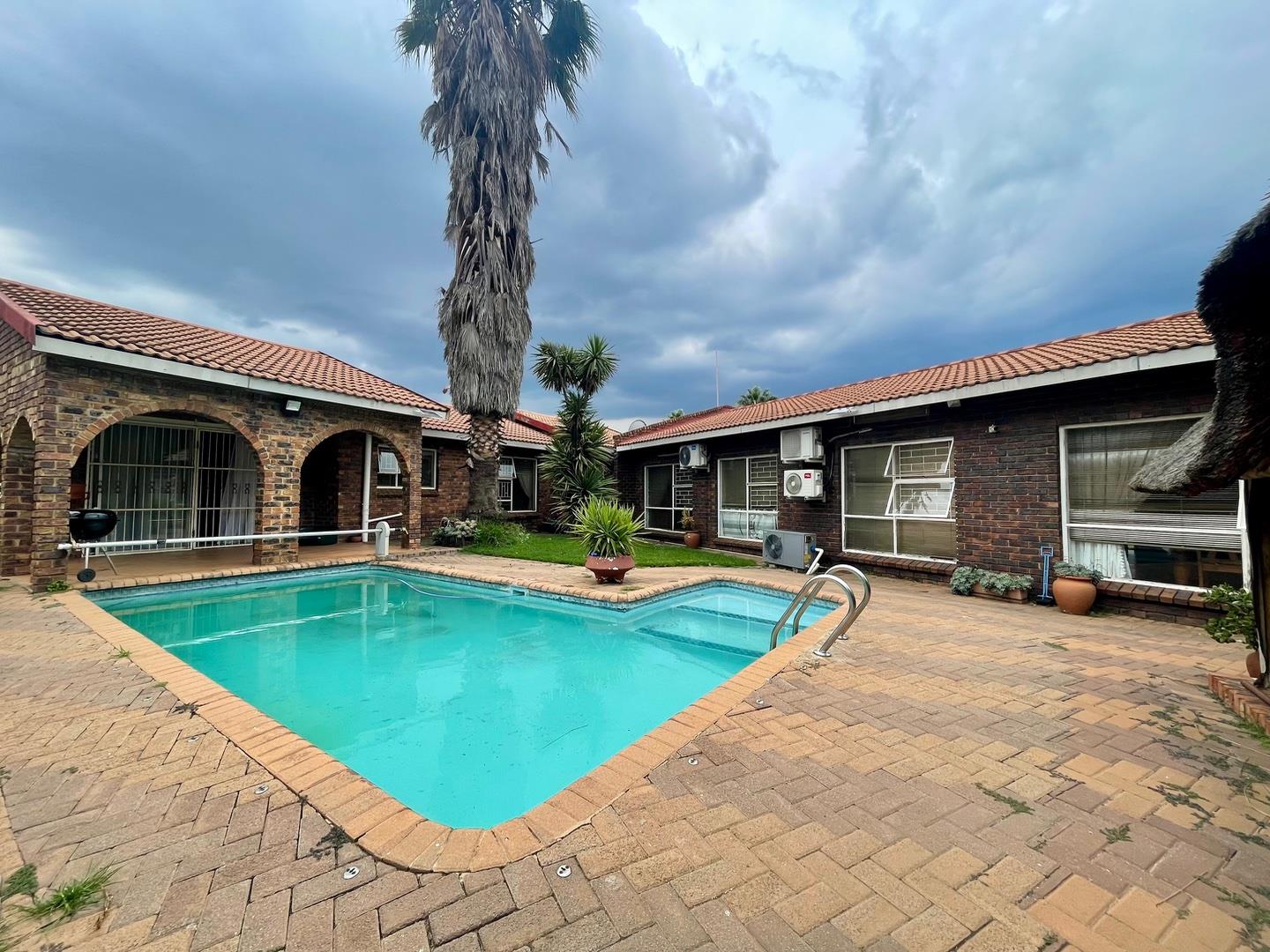 Falcon Ridge Property Property and houses for sale in Falcon Ridge