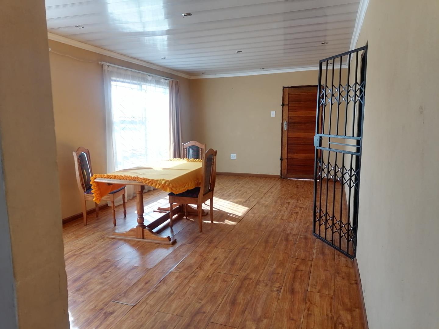 3 Bedroom House for sale in Stretford P24113808935