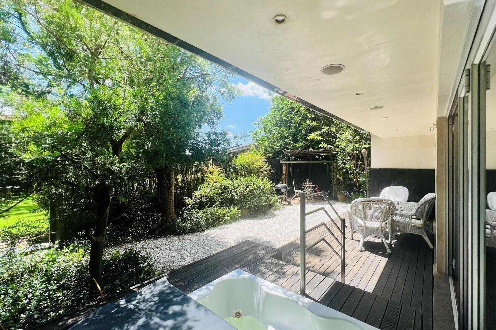 3 Bedroom Apartment / flat for sale in Illovo 1a La Fayette, 11