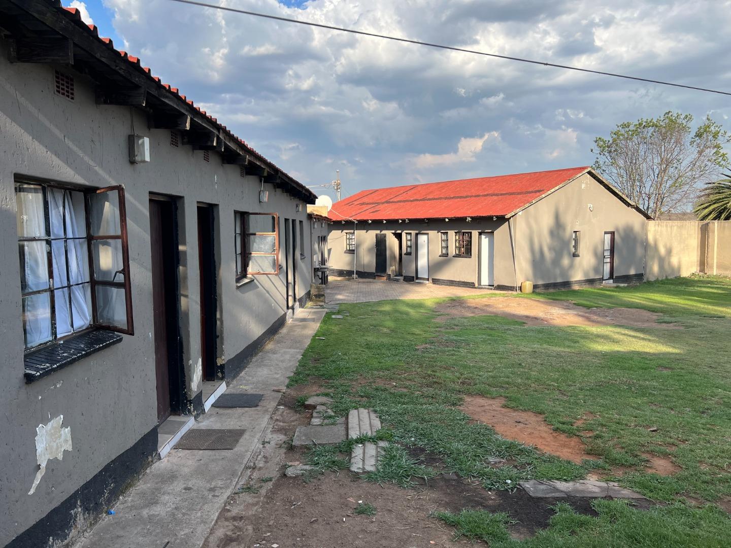 13 Bedroom House for sale in Germiston South P24113811176