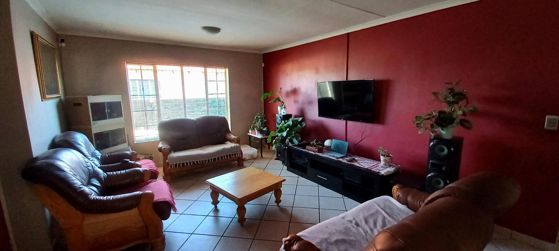 3 Bedroom House to rent in Kathu P24112547361