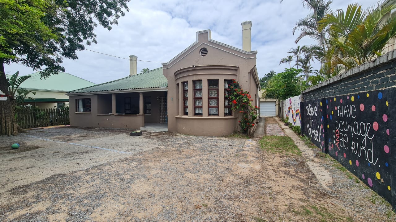 4 Bedroom House for sale in Selborne P24113812933