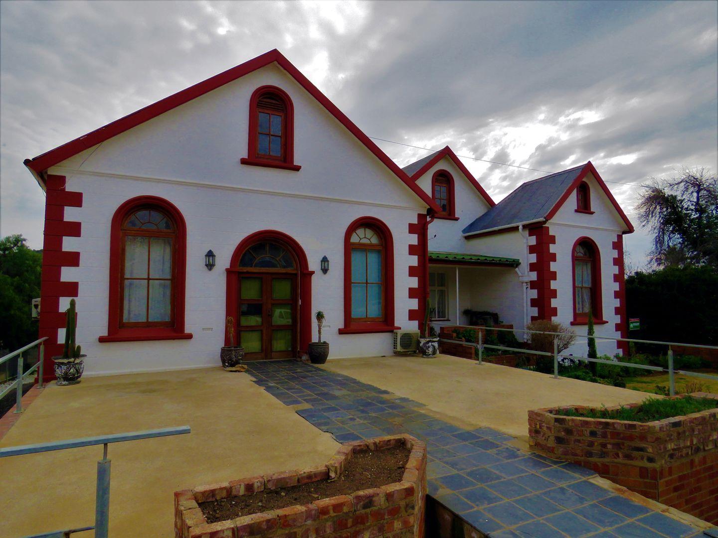 4 Bedroom House for sale in Uniondale 54 Voortrekker Street P24