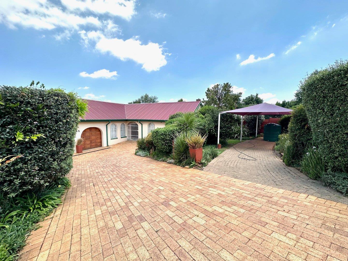 3 Bedroom House for sale in Panorama P24113813620