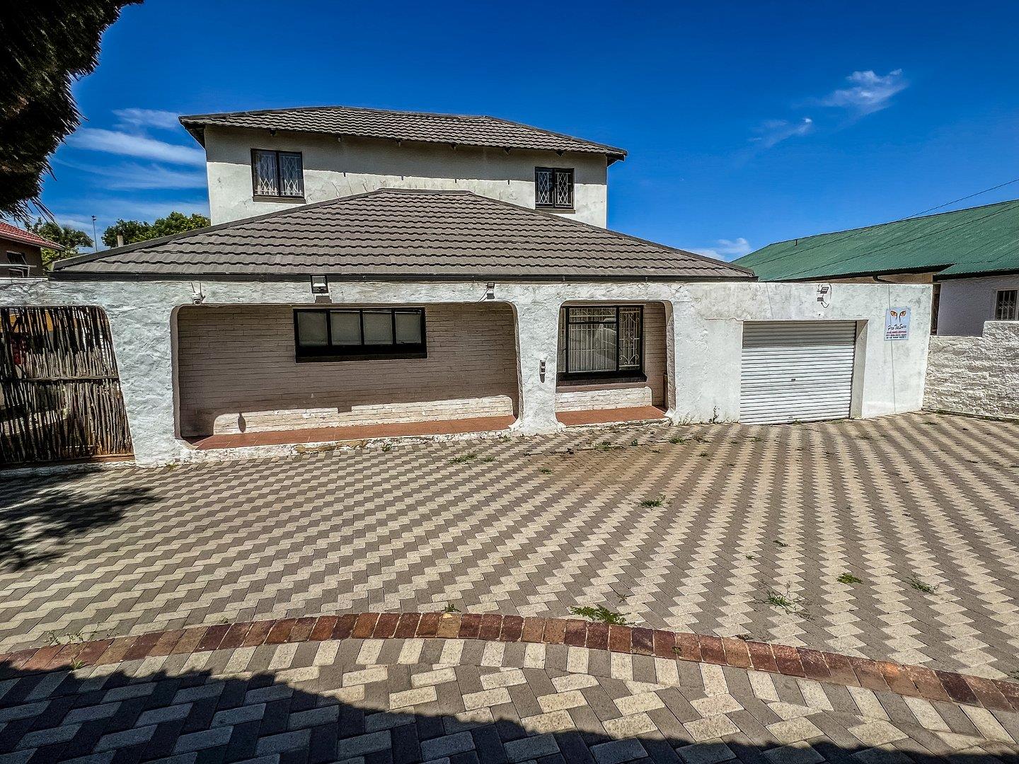 Oakdene, Johannesburg Property Houses for sale in Oakdene, Johannesburg