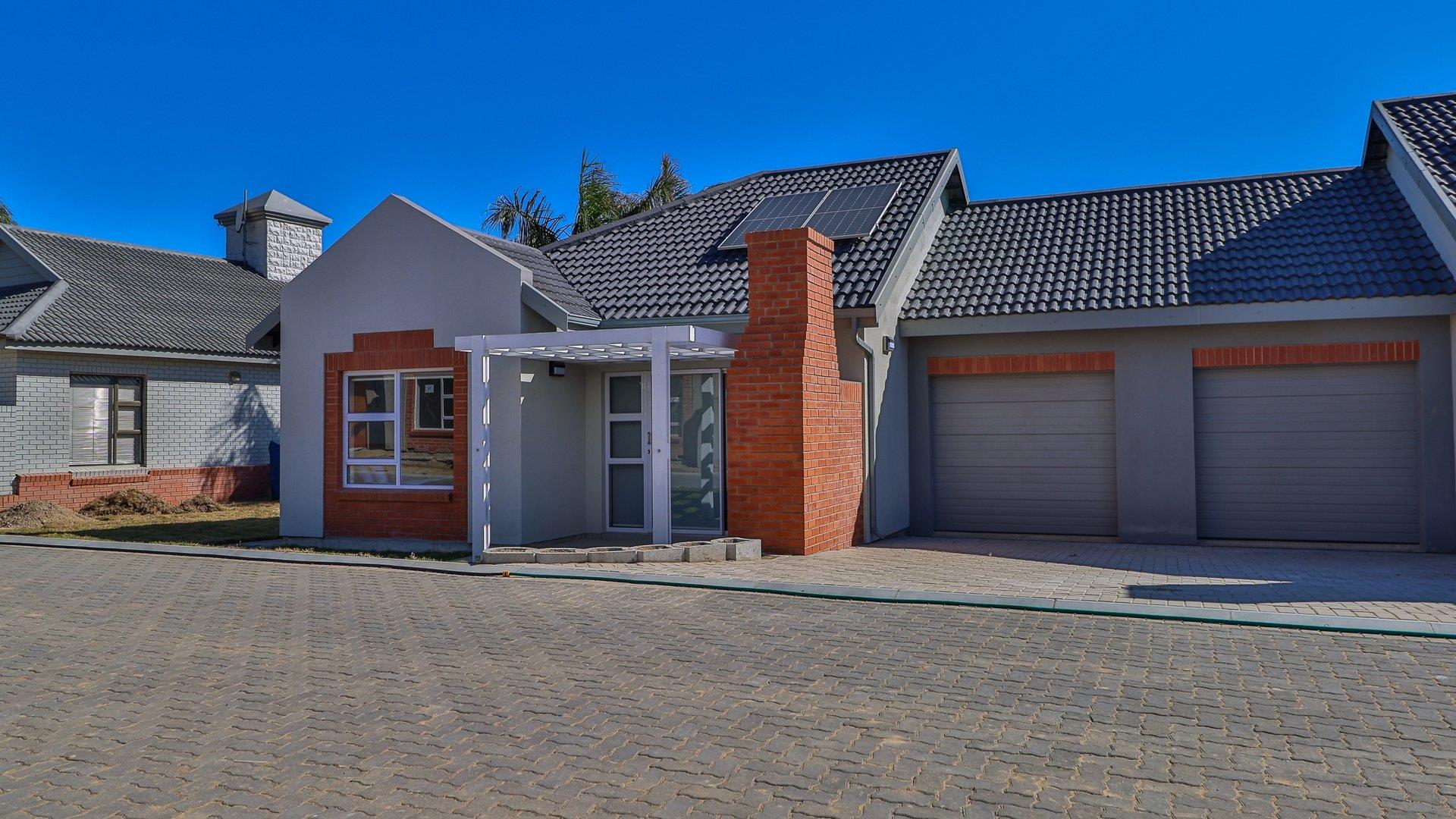 2 Bedroom Townhouse for sale in Central P24112861780