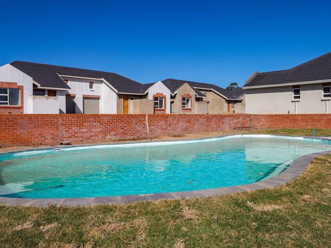 2 Bedroom Townhouse for Sale in Central