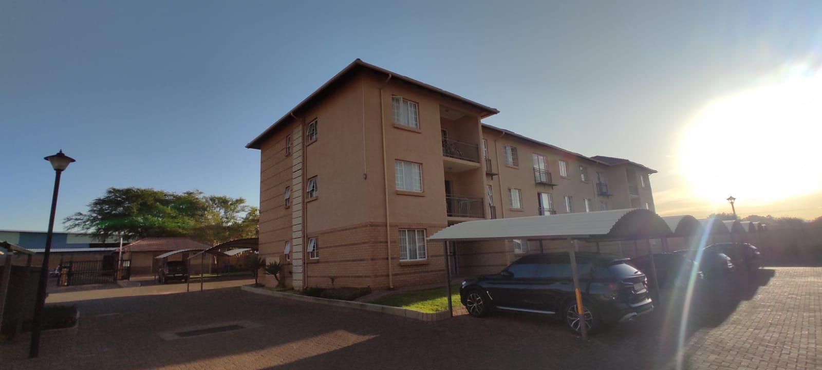 0.5 Bedroom Apartment / flat to rent in Montana 600 3rd Road P24