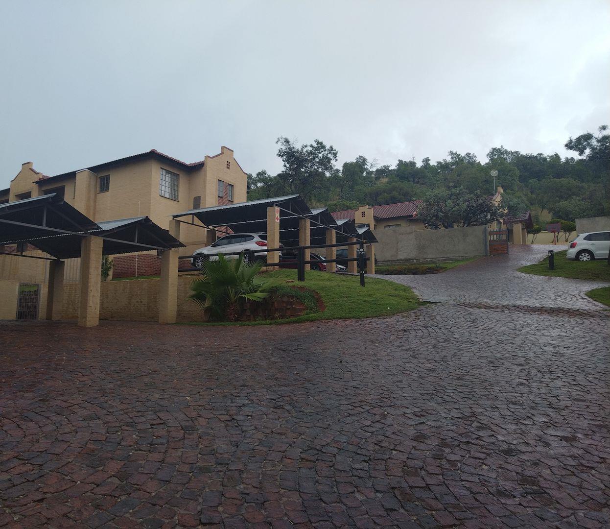 Azalea Park, Rustenburg Property Apartments / flats to rent in Azalea