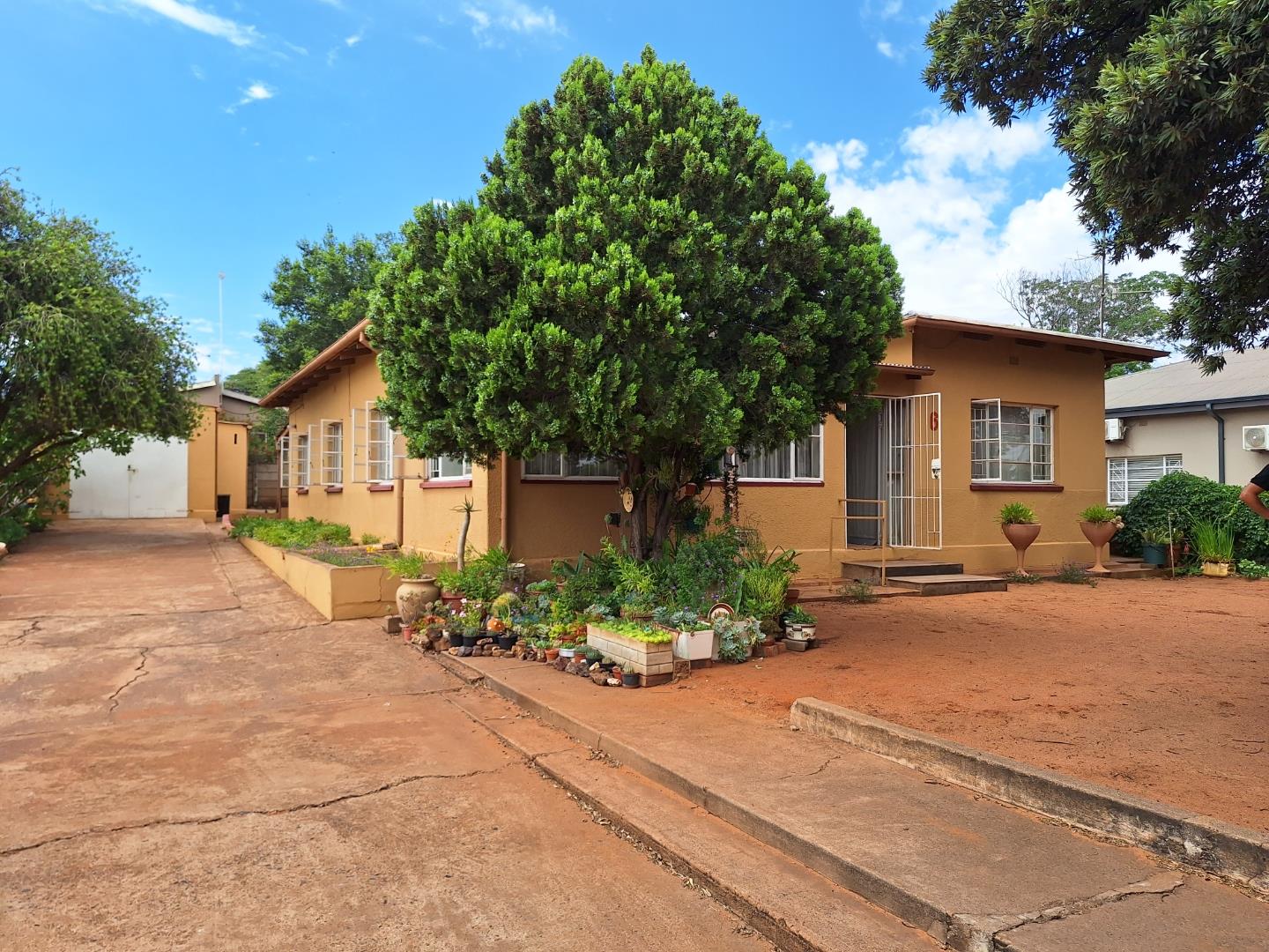 3 Bedroom House for sale in Kuruman P24113815474